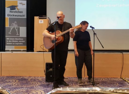 Das GPB-College Berlin verabschiedet seine Absolventen.